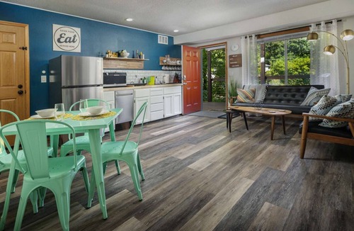 Northwest Portland Condo | Forested Quiet Retreat, Pet Friendly, Private Patio, BBQ, Near Parks, Zoo, 5 Mins to Pearl District