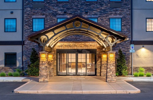 Hillsboro Apartment | Free Breakfast. Pool. Gym. Quick Drive to Rock Creek Country Club!