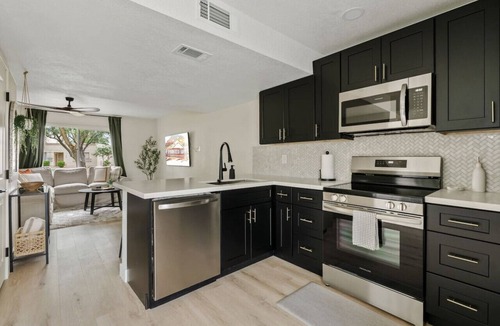 Park Scottsdale Four House | Free pool heat! Gym, Fire pit- Modern Cozy condo