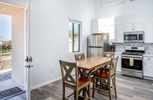 Oceano Condo | Fresh Beachfront Condo | Balcony with Pacific Views | Walk to Restaurants