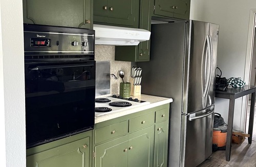 Ahwahnee House | Freshly Renovated Cabin at a Flower Farm
