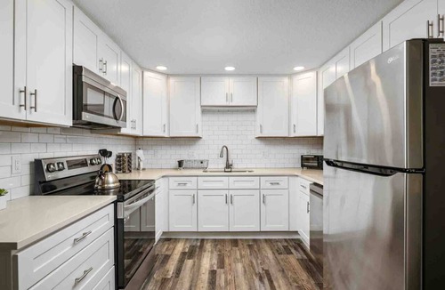 West Salem Condo | Freshly Updated Duplex with Fenced Yard | Pet-Friendly & Perfect for Families, Close to Everything