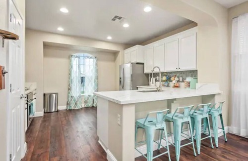 Roosevelt House | Fresno House - BBQ, Fire Pit, 3 Bed, 2 Bath & 2 Car Garage!