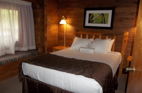 Kohls Ranch Resort | Friends Vacation, Pool, Mini Golf