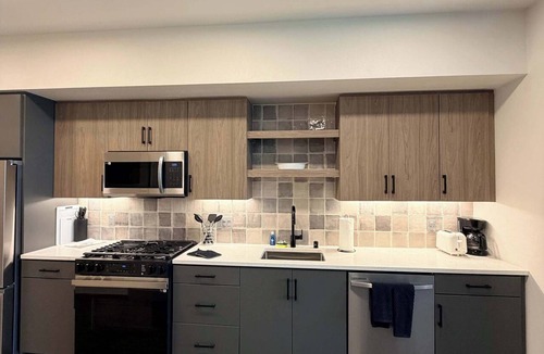 Midway District Apartment | Fully Furnished 1BR Point Loma w/Wi-Fi Parking