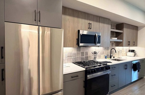 Midway District Apartment | Fully Furnished 1BR Point Loma w/Wi-Fi Parking