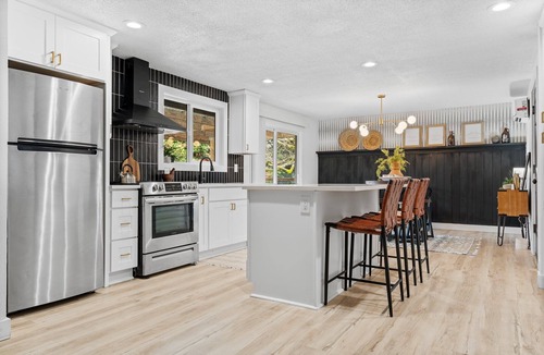 Milwaukie House | Fully Furnished Pacific Northwest home, ideal for Short-Term & Mid-Term Leases