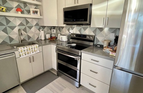Bermuda Dunes Condo | Fully Remodeled Golf Course Mid-Century Condo with Mountain Views