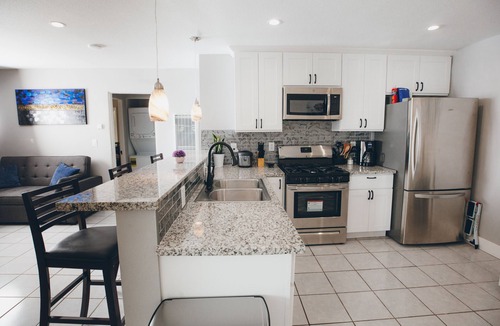 Alum Rock Apartment | Fully remodeled House | FREE parking | Fast Internet