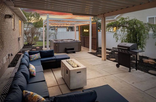 South Jordan House | Fun and Spacious Family Oasis + Hot Tub + Ping Pong