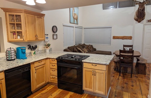 Heber Cabin | Fun In & Out! - Sleeps 14-15, AC, Backs Forest
