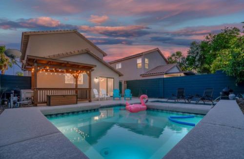 Rhodes Ranch Villa | FUN Retro Arcade Villa - Pool&Spa, Arcades, Billiards,BBQ Gazebo Lounge, 10 Mins Strip