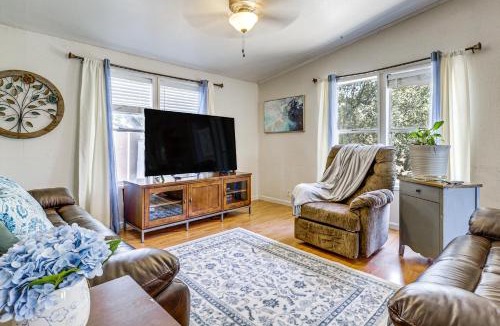 Clear Lake House | Fun w/Family! Clearlake Getaway w/Private Yard