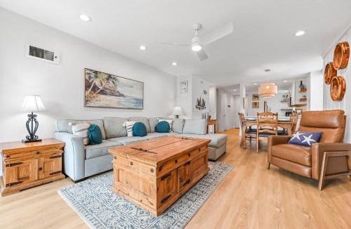Townsite House | G7 - Cozy Beach Cottage