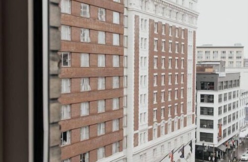 Old Town Chinatown Hotel | Gallery Suite | Vibrant Locale + Artistic Touches