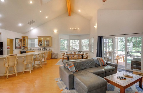 Bailey Creek House | Game Room & On-Site Golf Course! Lake Almanor Home