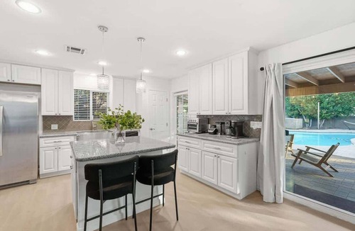 Park Scottsdale One House | Games, Fire Pit, 5 min to Old Town, 2 Queen beds, 1 Bunk Bed.