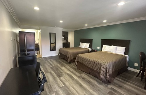 Glendora Hotel | Garden Inn & Suites