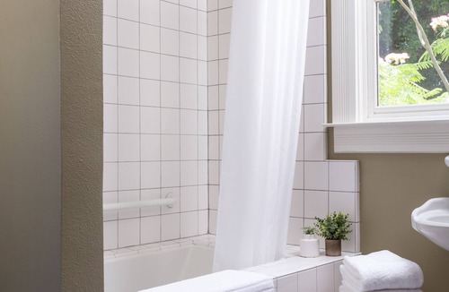 Downtown Bed & Breakfast | Garden Street Inn, A Kirkwood Collection Hotel