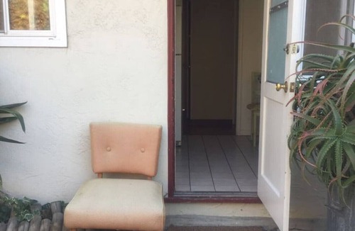 El Cerrito House | Gated Fenced Like a Mansion, Walk to Everything