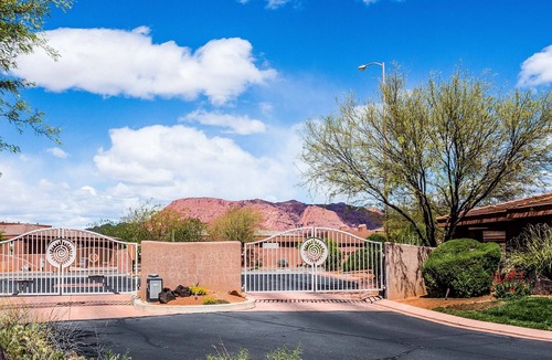 Lava Falls House | Gated home 2 Bed/2Bath in Entrada near Pool