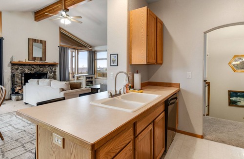 Bayshore House | Gem W/ Ocean Views, Easy Beach Access, Shared Pool, Exercise Room, & Free WiFi!