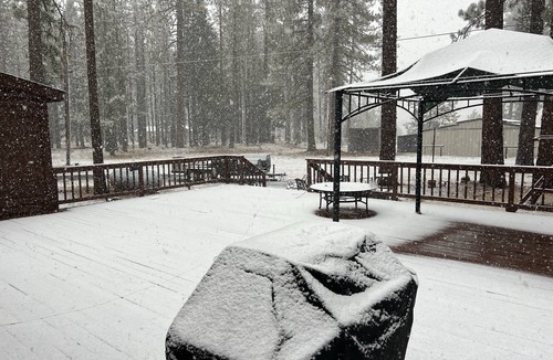 Sloat Cabin | Get away at the Lost Sierra Ranch