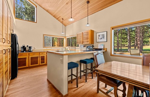 Black Butte Ranch House | Getaway Golf Course Home - Private Hot Tub, Cozy Firepit, King Beds, Bunks, A/C