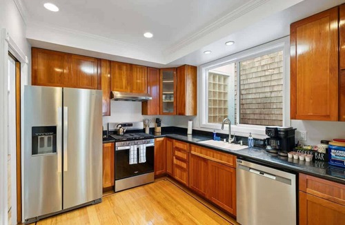 Inner Parkside House | GG Park-Sunset-Ocean Beach-Parking,WD-Pool Table
