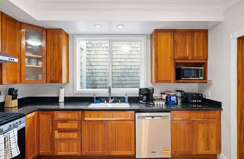 Inner Parkside House | GG Park-Sunset-Ocean Beach-Parking,WD-Pool Table