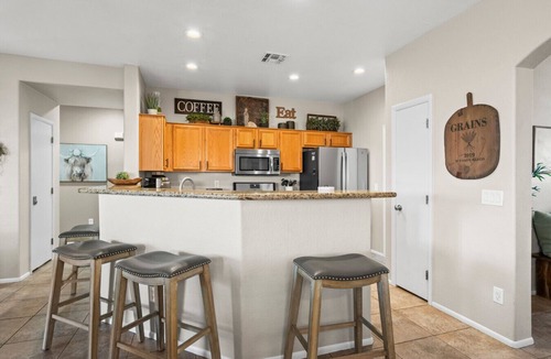 Gilbert House | Gilbert Gem - Heatable Pool, BBQ, 2 King Beds