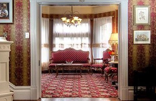 Ferndale Bed & Breakfast | Gingerbread Mansion Inn