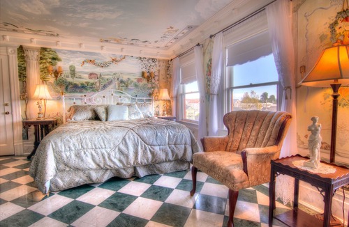 Ferndale Hotel | Gingerbread Mansion