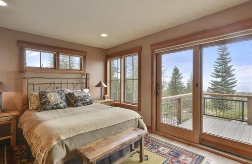 Truckee House | Glacier Luxury Lodge 360 Views