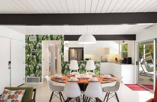 Sunmor House | Glam Mid-Century - Stellar Views, Saltwater Pool