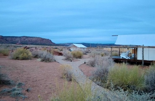 Cane Beds Cabin | Glamp Tent b/w Zion & Bryce, Outdoor Shower & Wifi