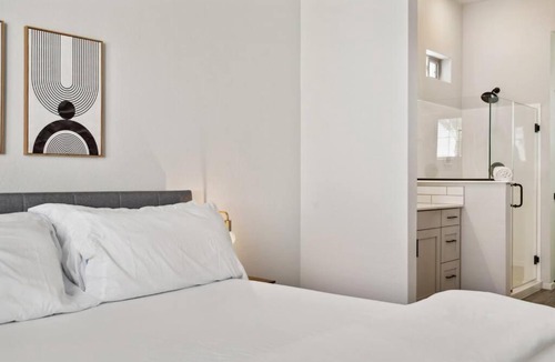 Sundance Apartment | Gleaming Contemporary Home in Buckeye with Pool,BBQ