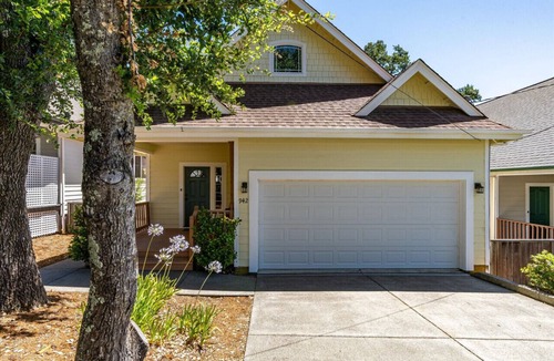 Glen Ellen House | Glen Ellen Retreats Coastal Cottage