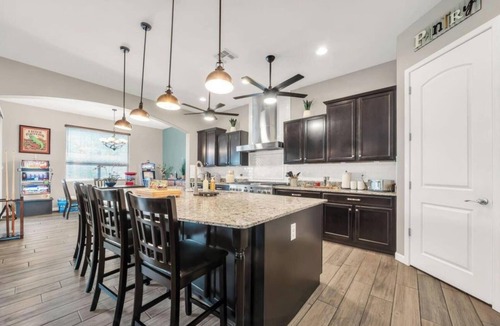 Pendergast West Estates House | Glendale Getaway-Walk to State Farm Stadium, Arena, Westgate & Shopping!