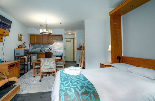 Kirkwood Condo | Glove Rock Gala 226 Studio at The Meadows