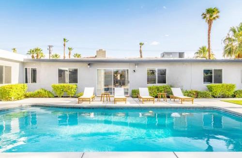 Palm Springs House | Golden Age Retreat with pool and hot tub