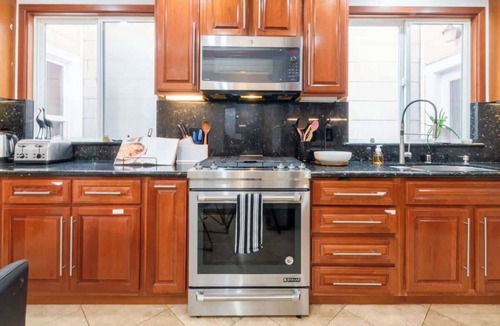 Inner Sunset House | Golden Gate Park 4BR Home | Garage + Metro Access