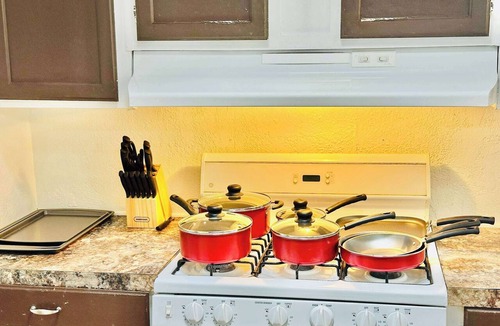 Silver Springs House | Golden Oak House 3Bedrooms|2bathrooms|16Sleeps