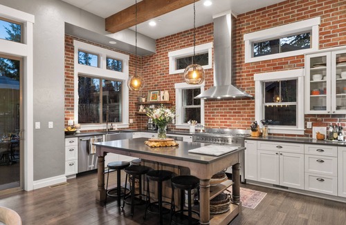 Cle Elum House | GOLF COURSE HOME WALKABLE TO NEW SUNCADIA SOCIAL WITH EXCEPTIONAL OUTDOOR AREA!