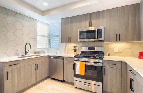 Desert Paradise Estates Apartment | Golf Lover's CozySuites Kierland Commons