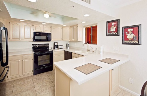 Paradise Valley Village Condo | Golf & Mountain Views, Prime Location, Enjoy 5 Pool Areas, and So Much More!