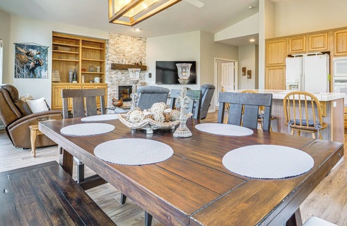 Whitehawk House | Golf & Mountain Views - Retreat in Clio