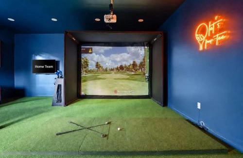 Mesa House | Golf Simulator Pool Sports Court Sleeps 24