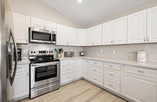 Palm Desert Condo | Golf, Sun and Serenity: Your Relaxing Desert Escape Awaits!
