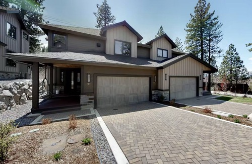 South Lake Tahoe Villa | Gondola Vista 4 Bedroom Villa w/Hot Tub